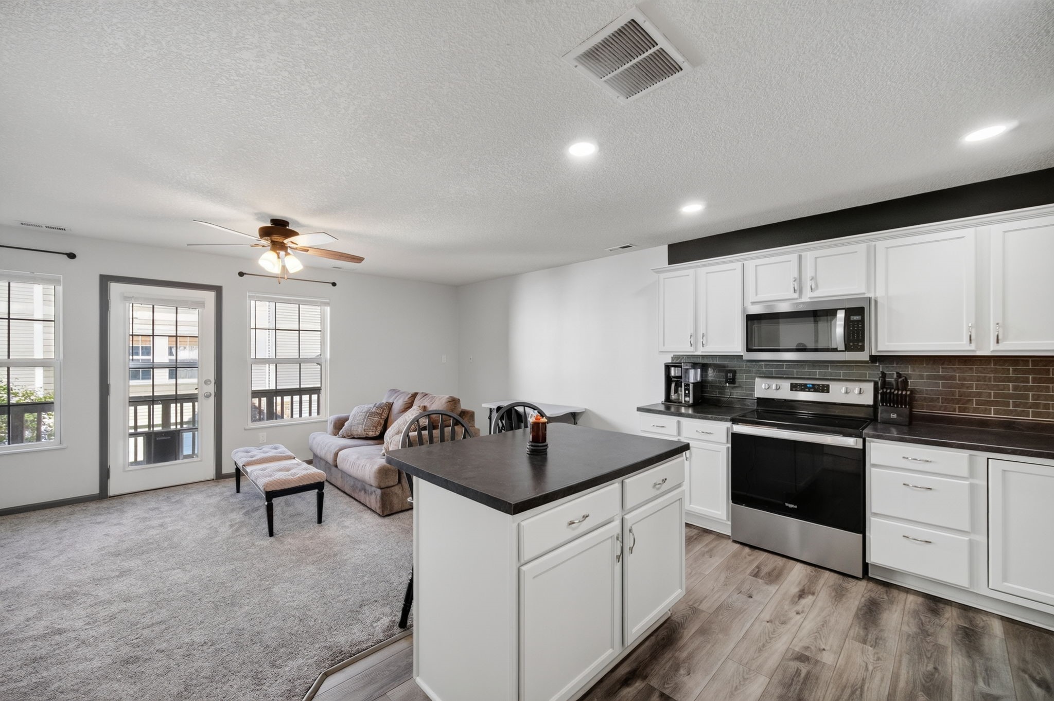 1143 Blackstone Lane