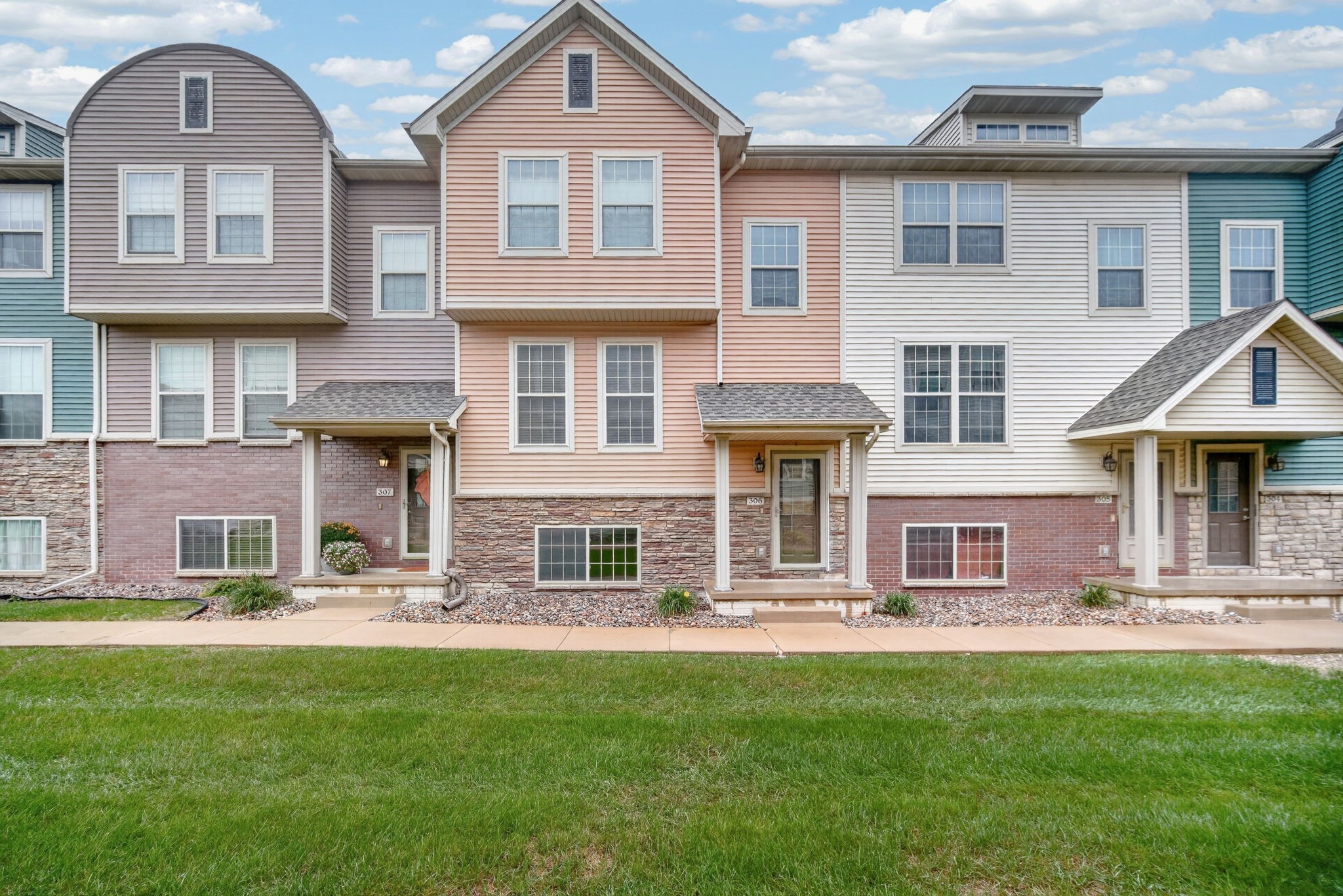 3600 SE Glenstone Drive 306