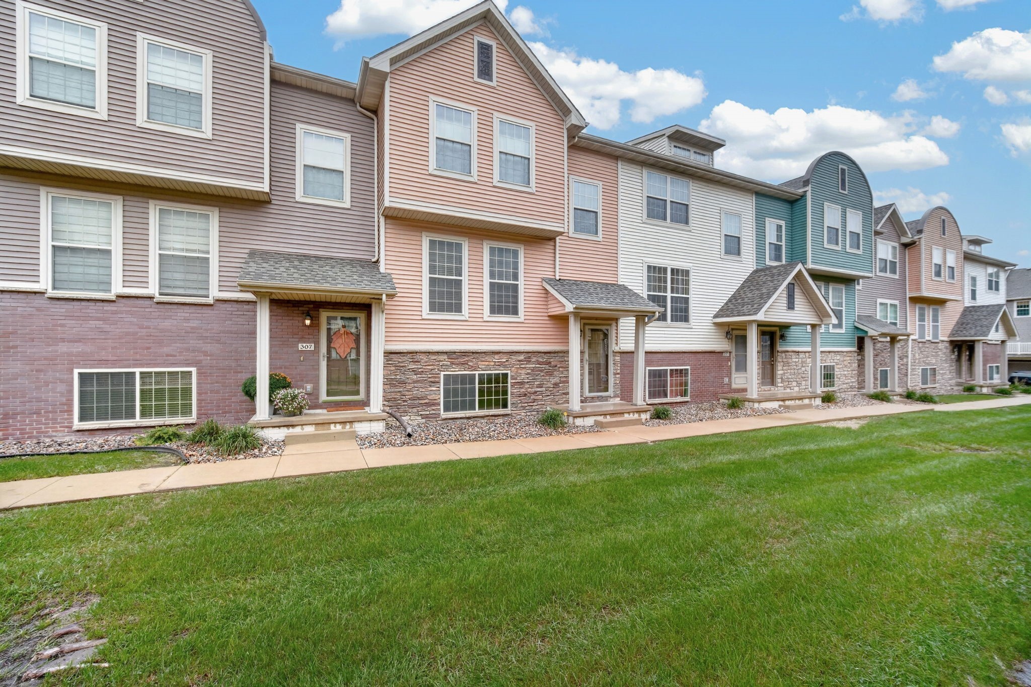 3600 SE Glenstone Drive 306