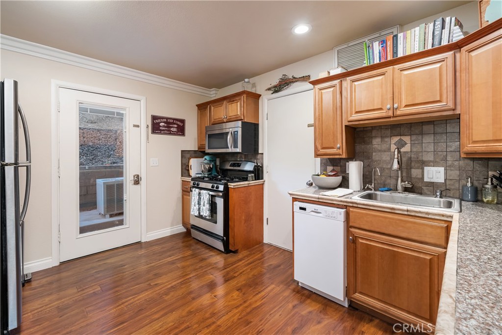 1029 Vista Grande Street