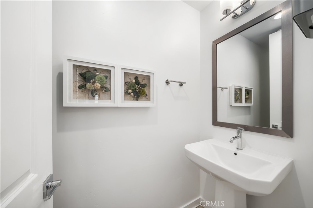 1824 Homestead Place