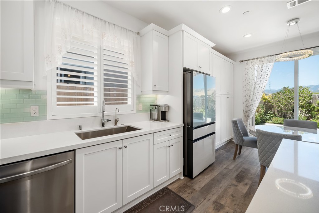 1824 Homestead Place