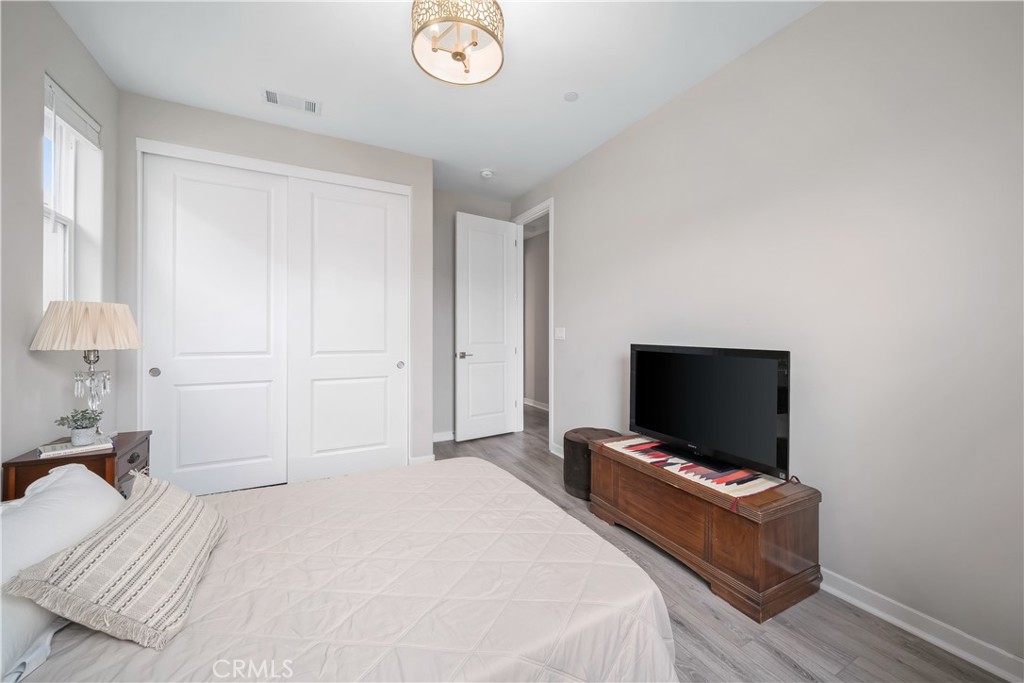 1866 Homestead Place