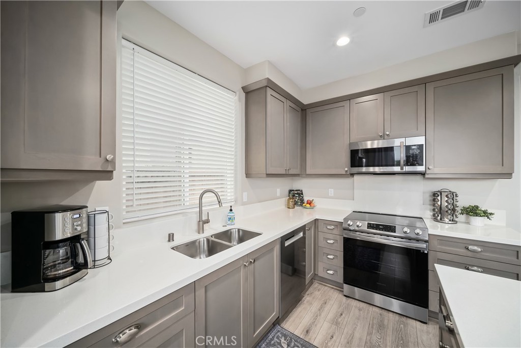 1866 Homestead Place