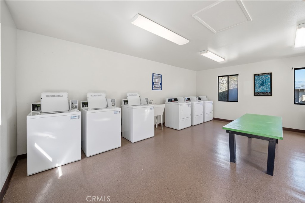 2975 Rockview Place 13