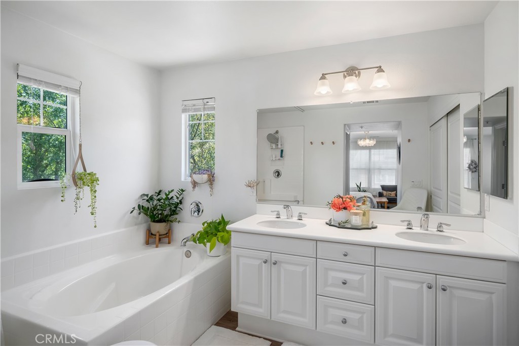 11816 Ranunculo Court