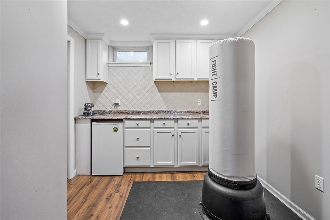 309 Glencove Dr