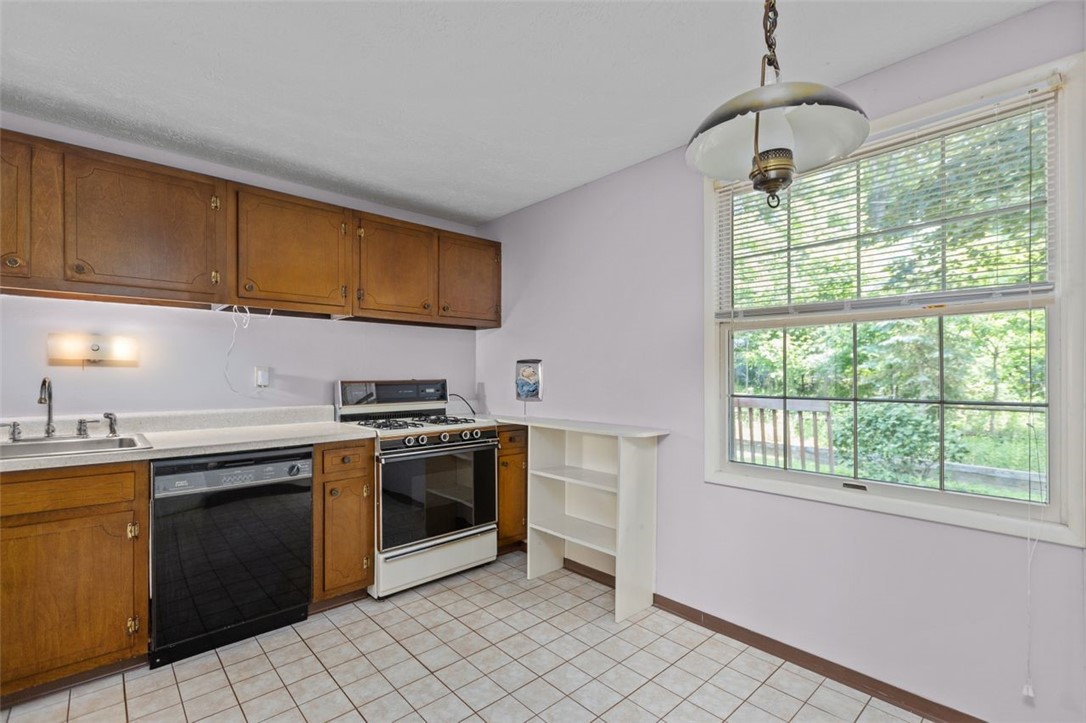 1140 Huntsridge Drive