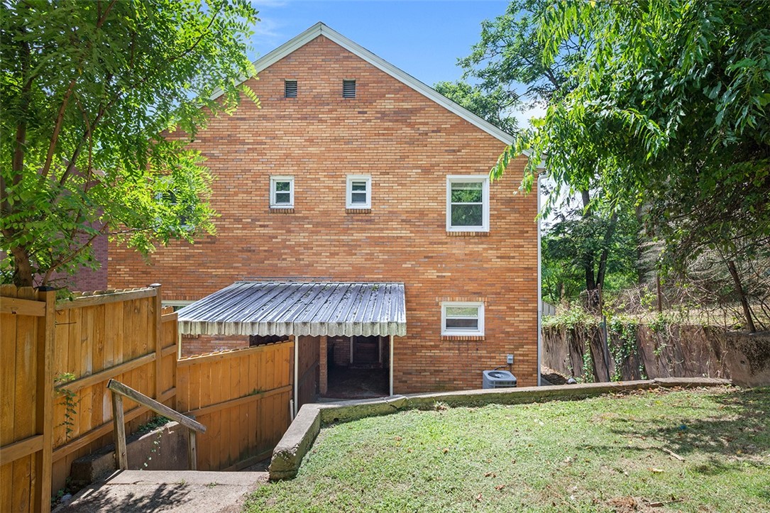 1434 Reuben St