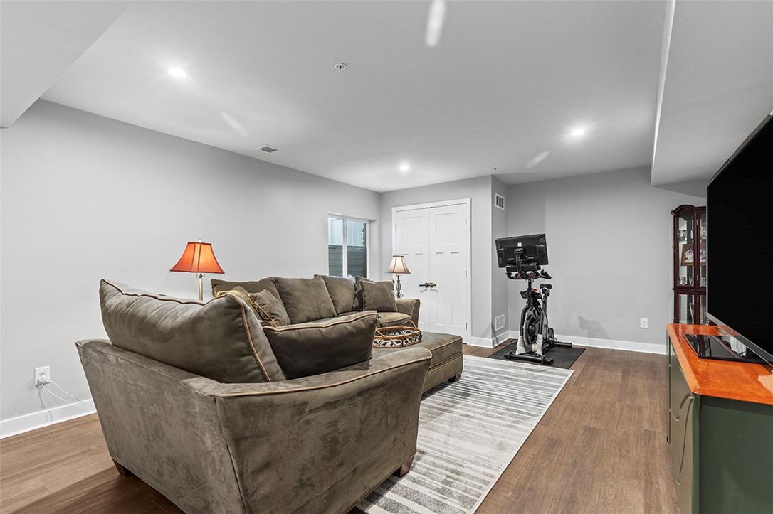 167 Curtis Ct