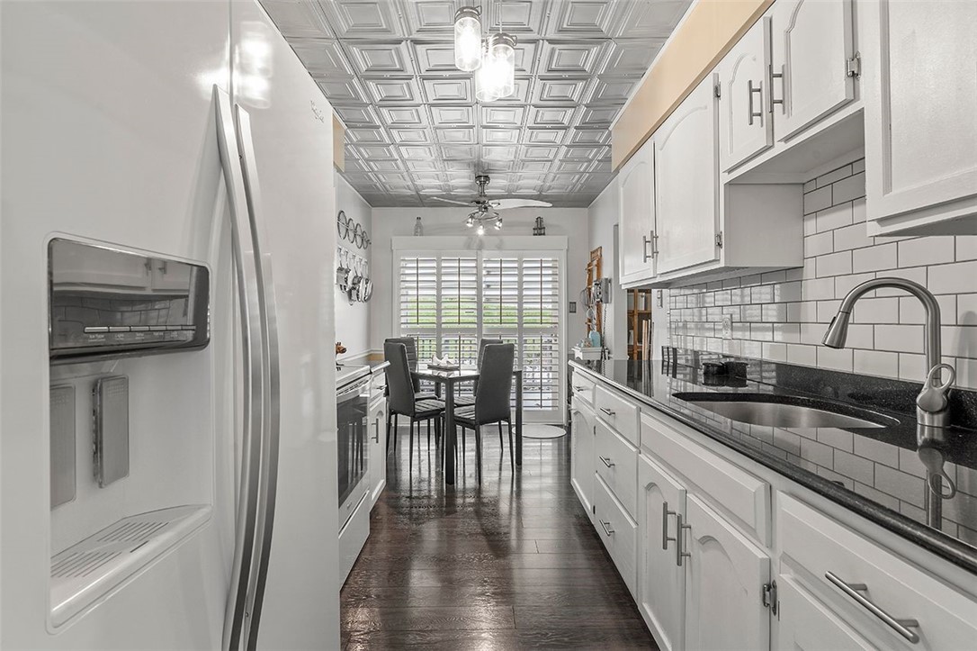 406 Springwater Court