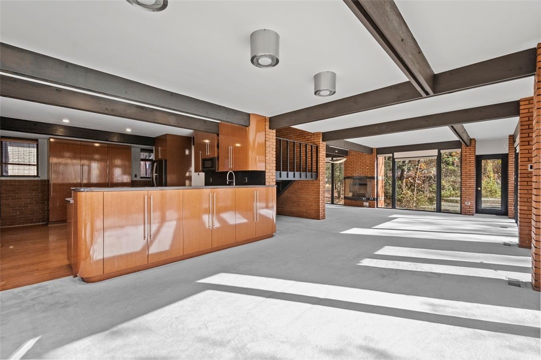 252 Geneva Drive