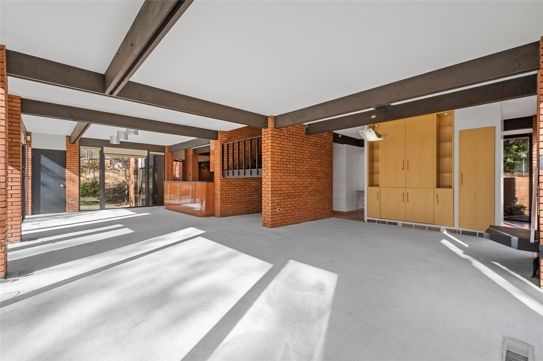 252 Geneva Drive