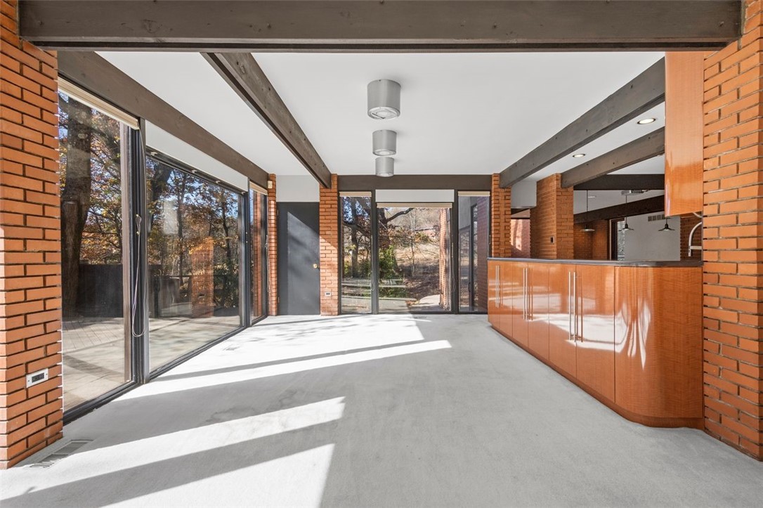 252 Geneva Drive