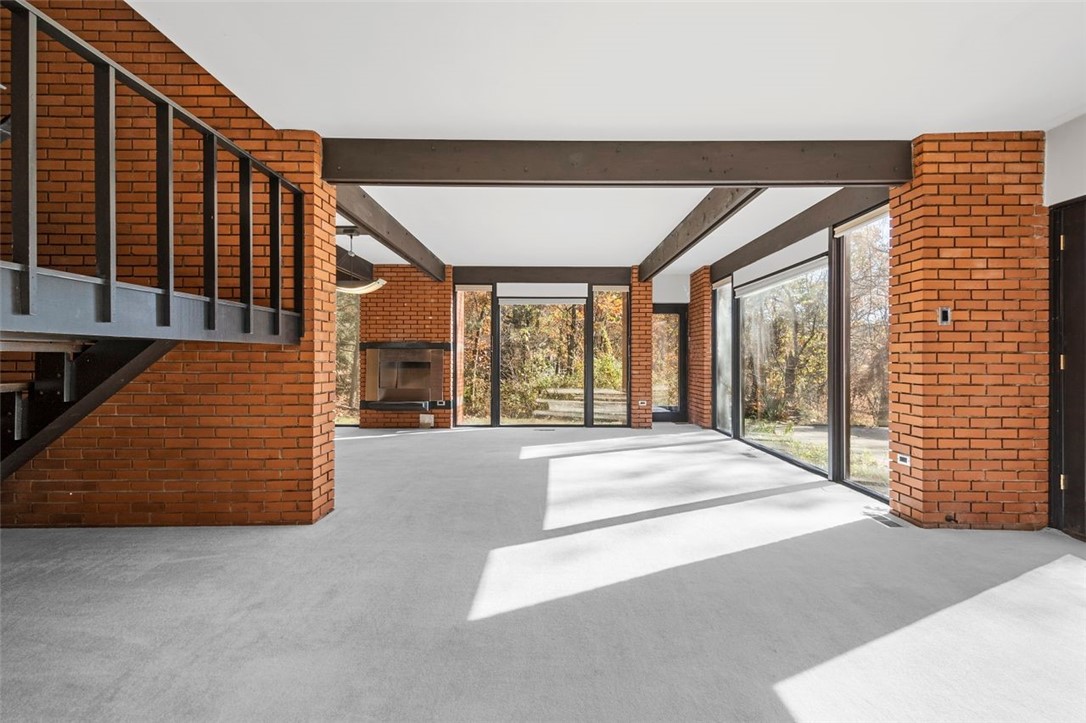 252 Geneva Drive