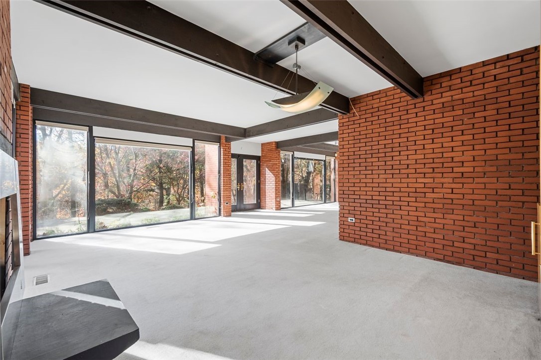 252 Geneva Drive