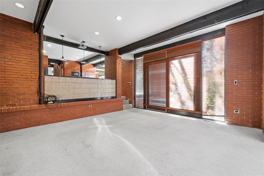 252 Geneva Drive