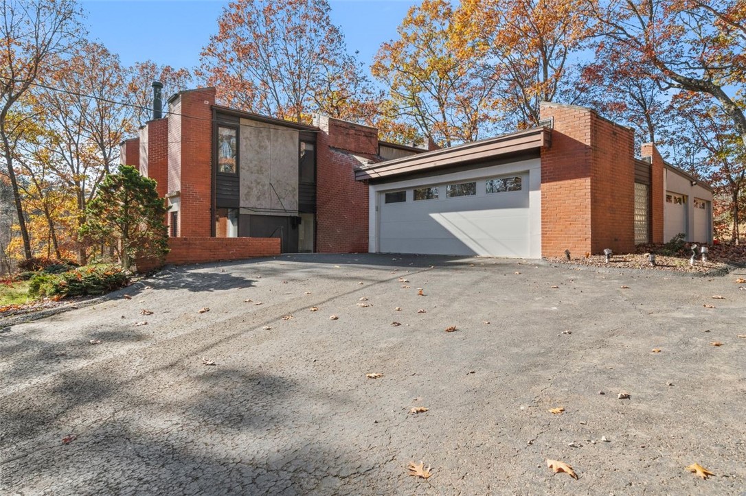 252 Geneva Drive