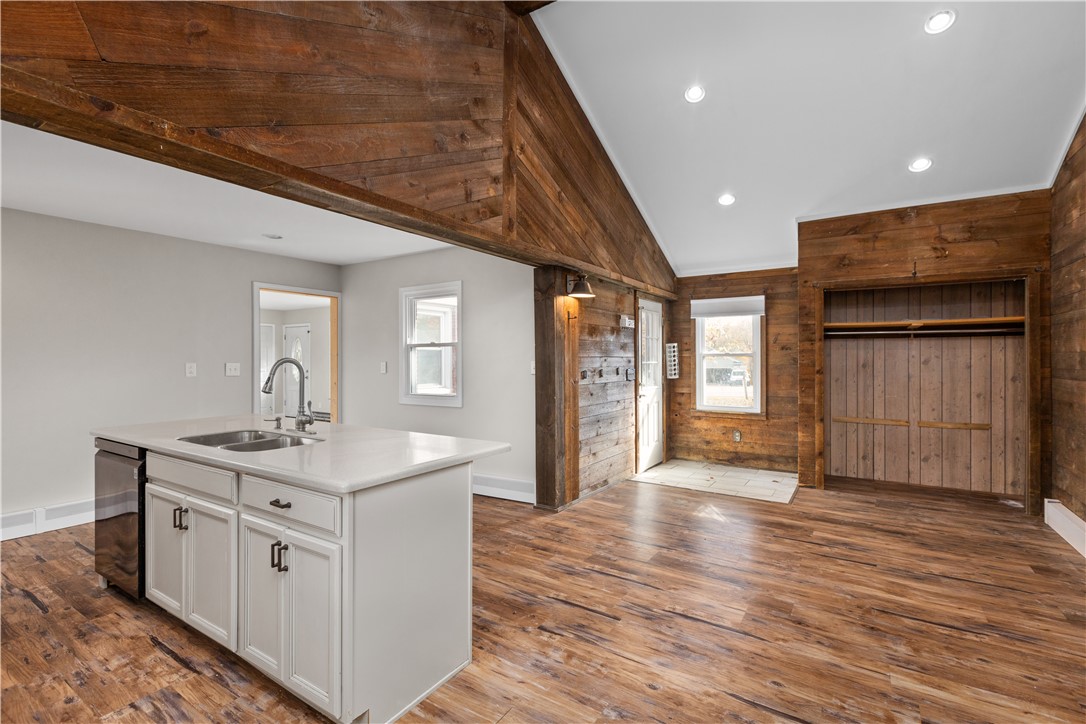 6174 Tuscarawas Rd