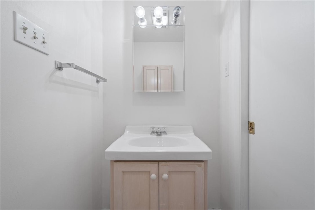 409 Amherst Ave
