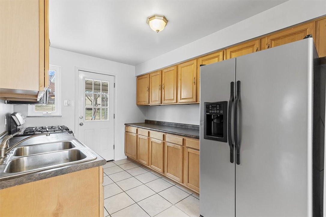 921 Fidelity Dr