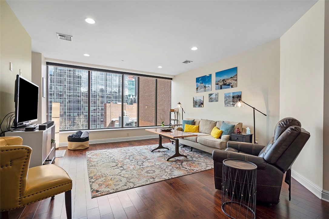 151 Fort Pitt Blvd 606
