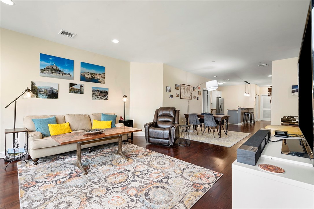 151 Fort Pitt Blvd 606