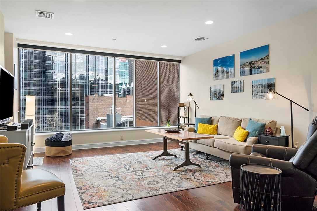 151 Fort Pitt Blvd 606
