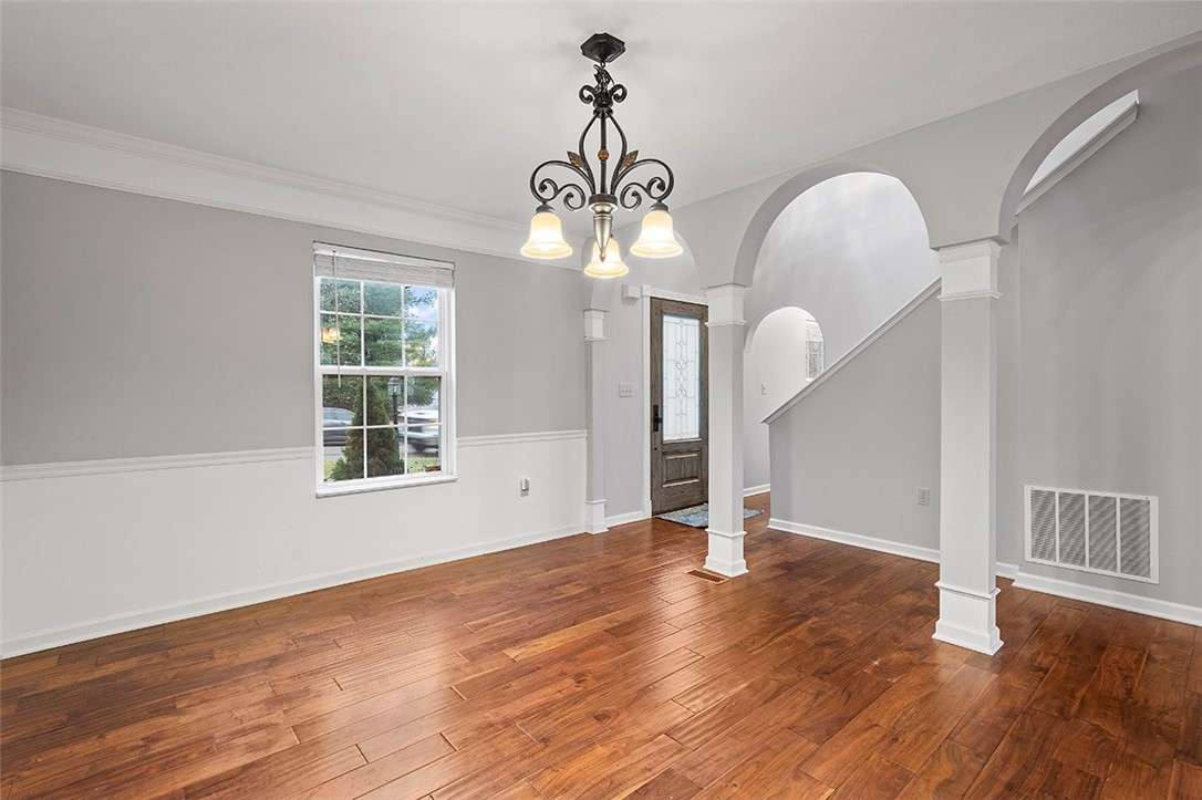 1604 Cloverdale Ln