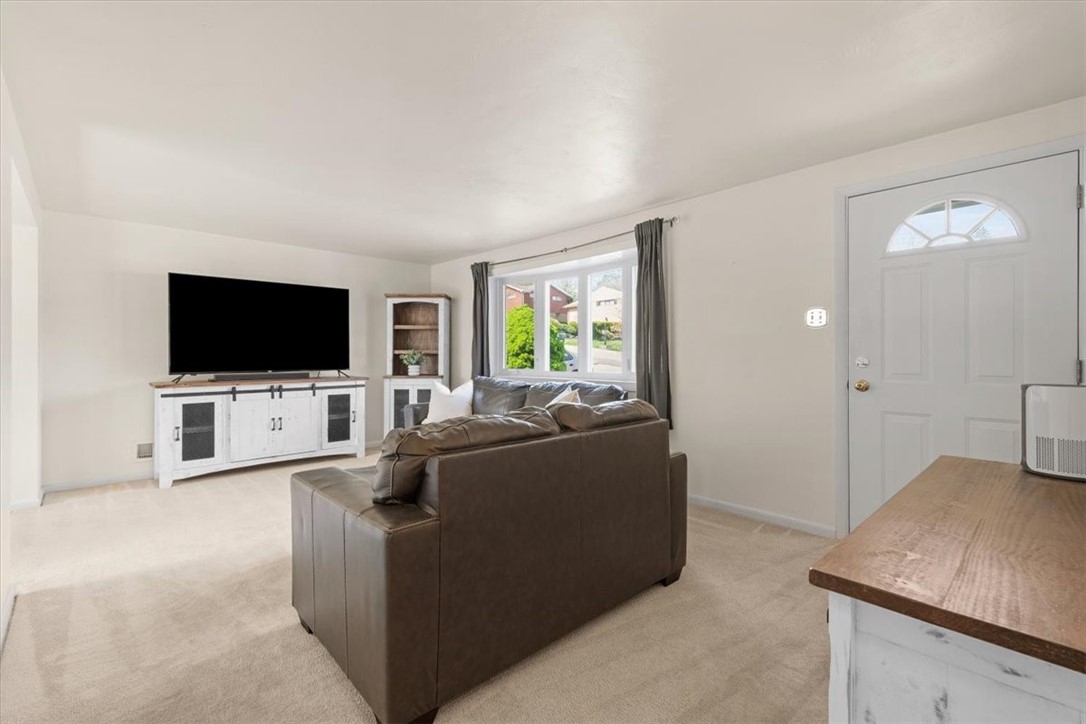 209 Clubside Dr