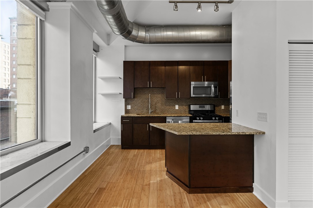 11 Fifth Ave 301