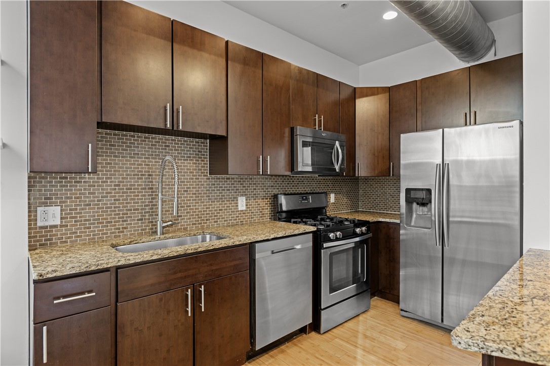 11 Fifth Ave 301