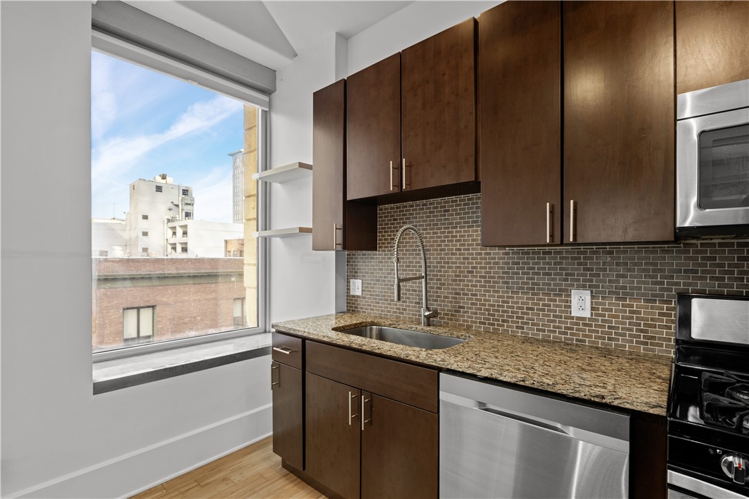 11 Fifth Ave 301