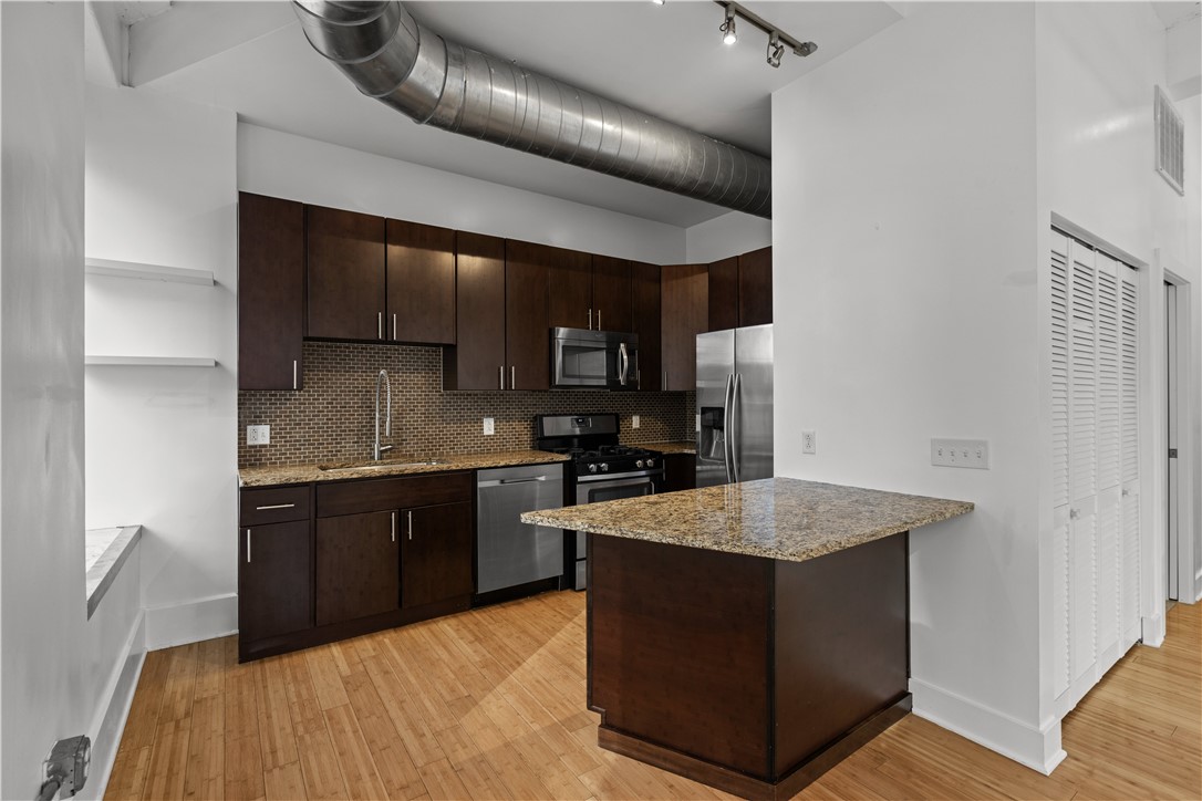 11 Fifth Ave 301