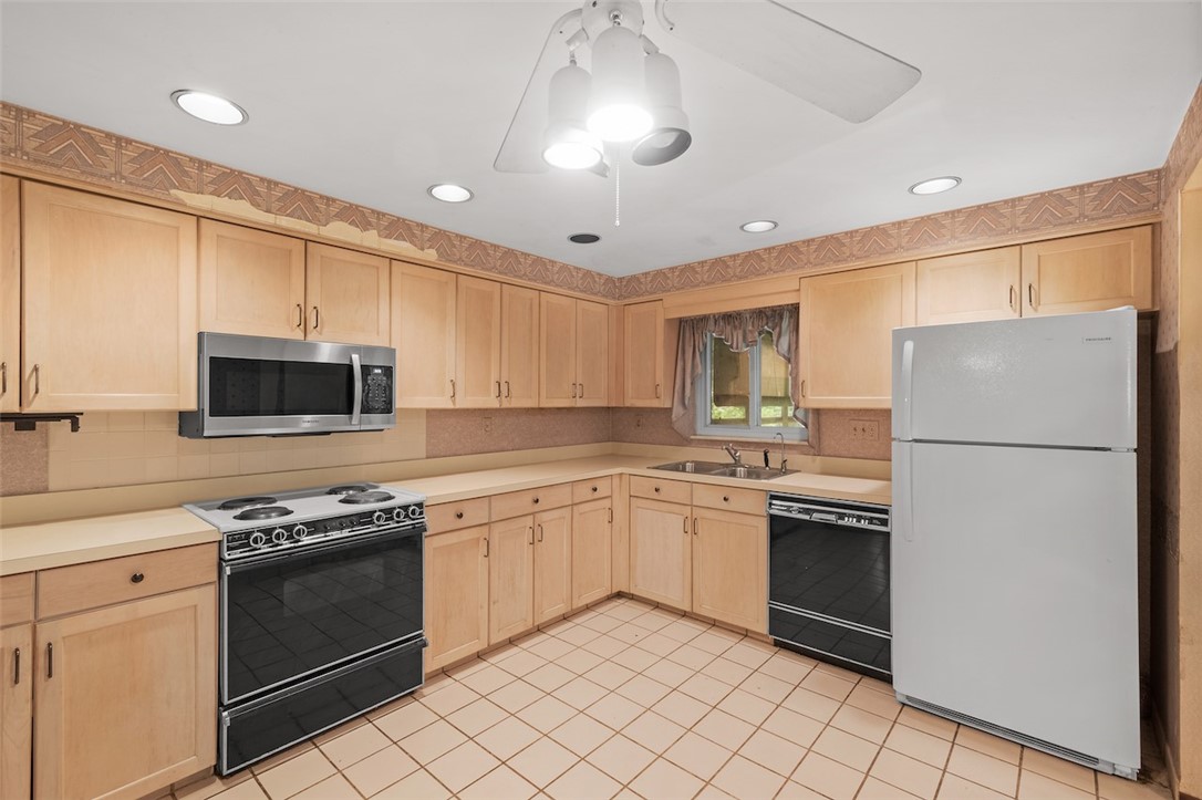 1395 Great Oak Dr