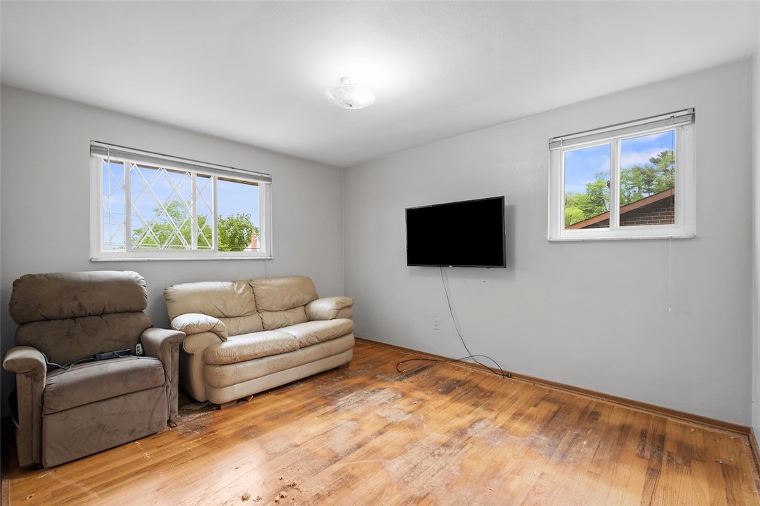 1395 Great Oak Dr