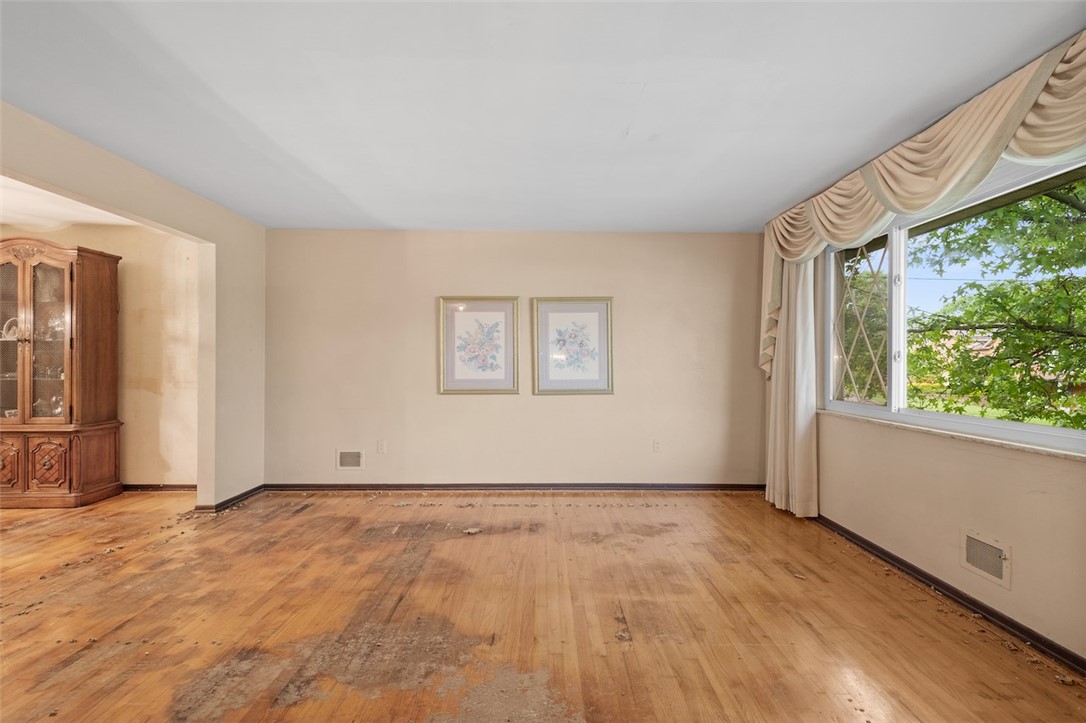 1395 Great Oak Dr