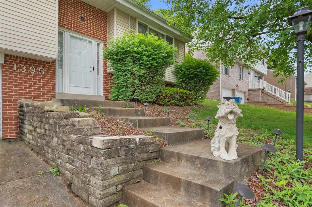 1395 Great Oak Dr