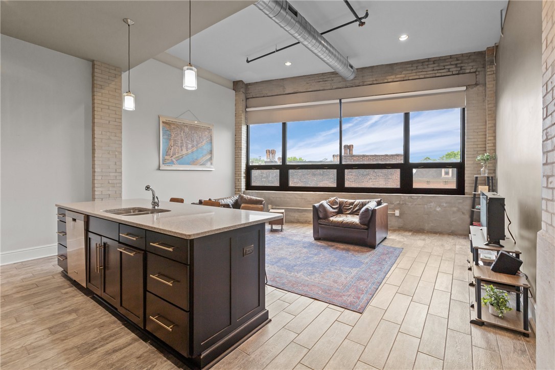3644 Penn Ave 305