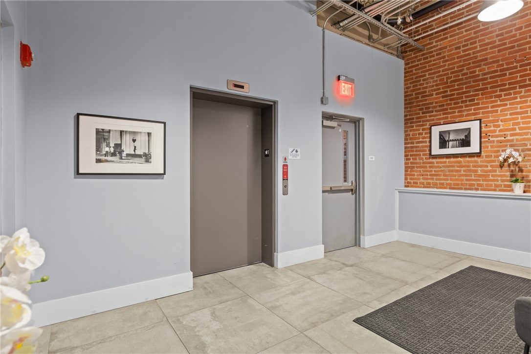 3644 Penn Ave 305