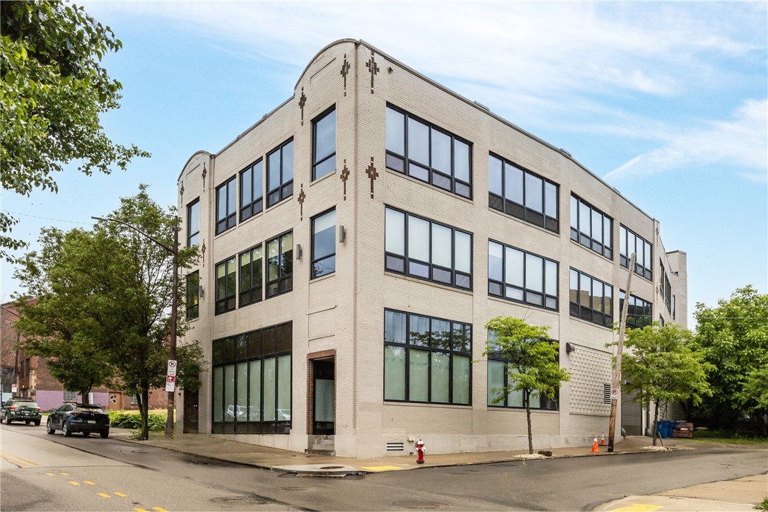 3644 Penn Ave 305