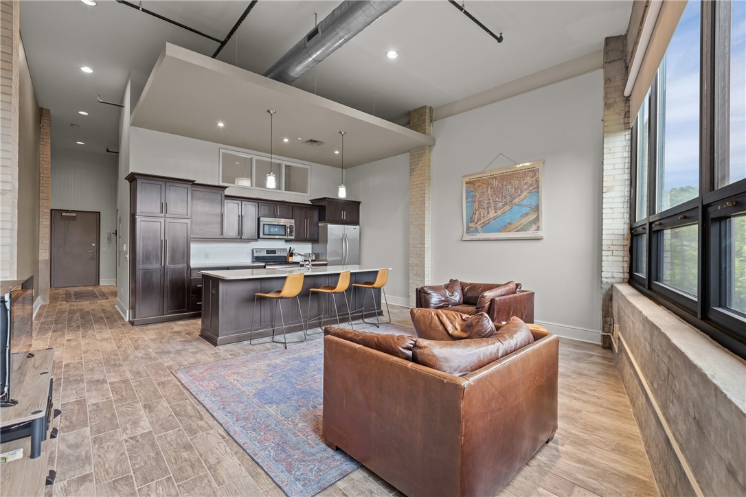 3644 Penn Ave 305
