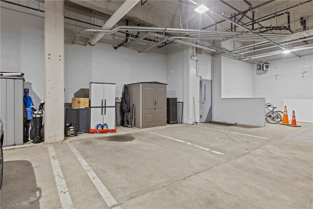 3644 Penn Ave 305