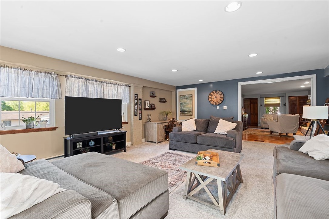 3039 Amy Dr