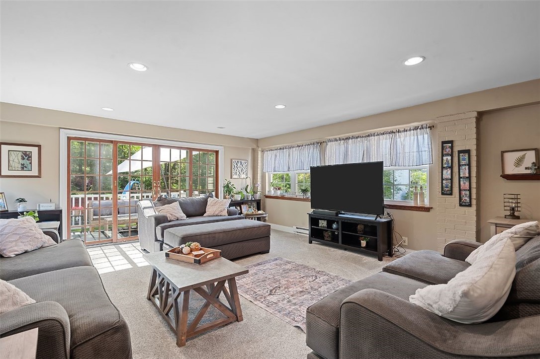 3039 Amy Dr