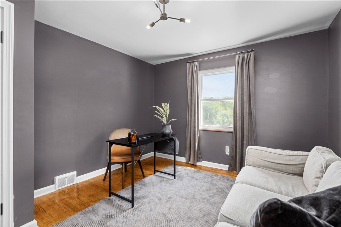 212 Fairview Rd