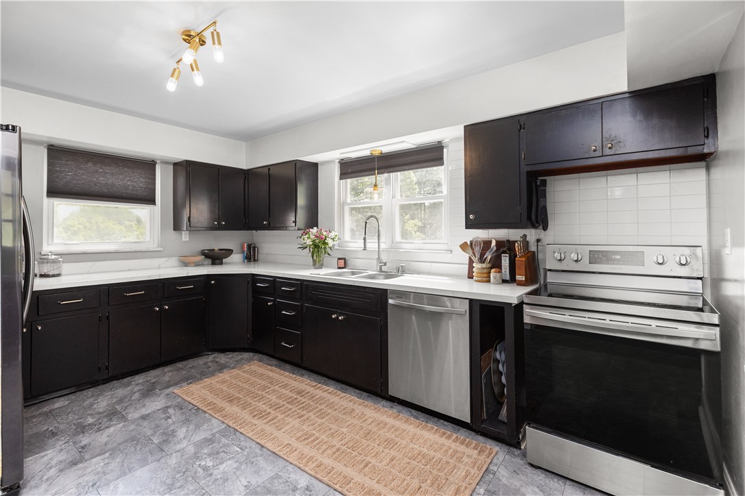 212 Fairview Rd