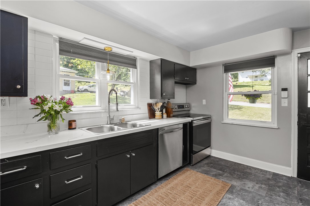 212 Fairview Rd