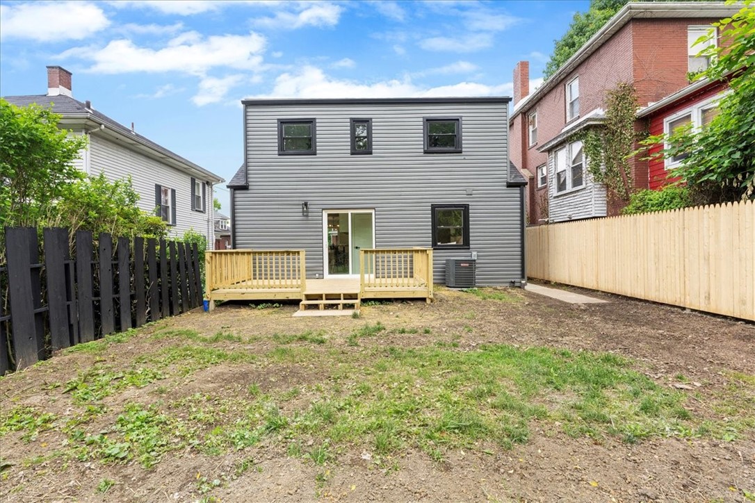 424 Moore Ave
