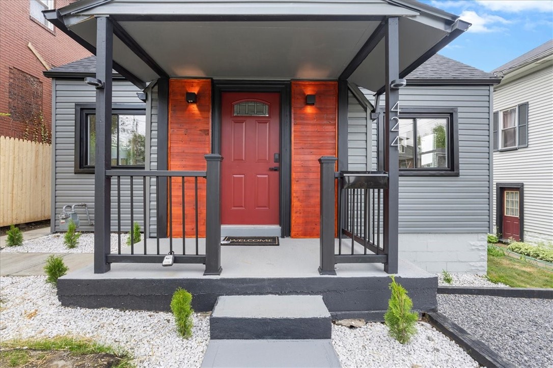 424 Moore Ave